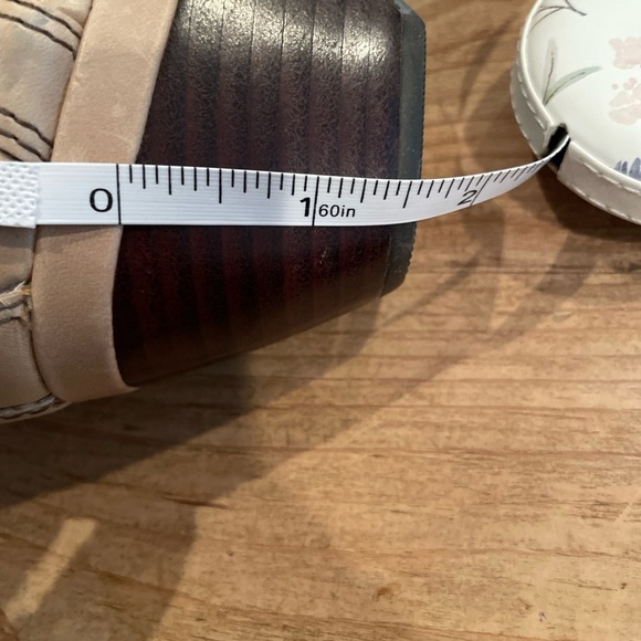 Clarks Artisan Leather Women's Tan Sandals Spring Summer Neutral Vacation 8M - Picture 5 of 6